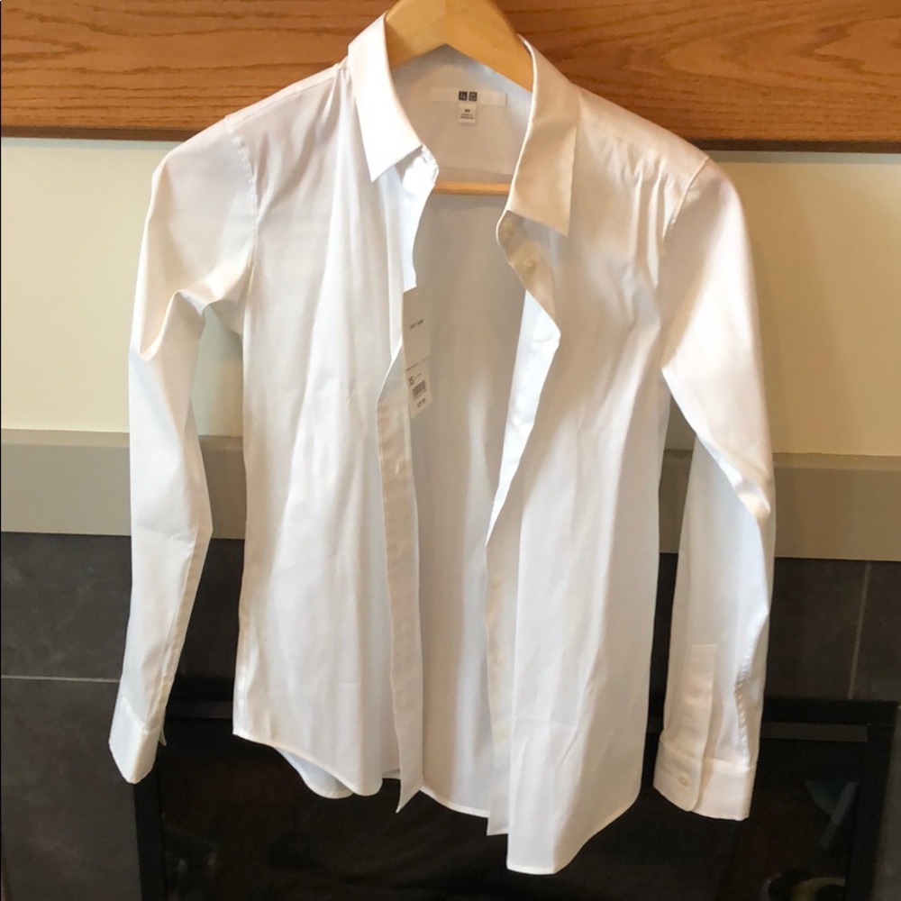 Uniqlo Women’s white shirt in xs brand new